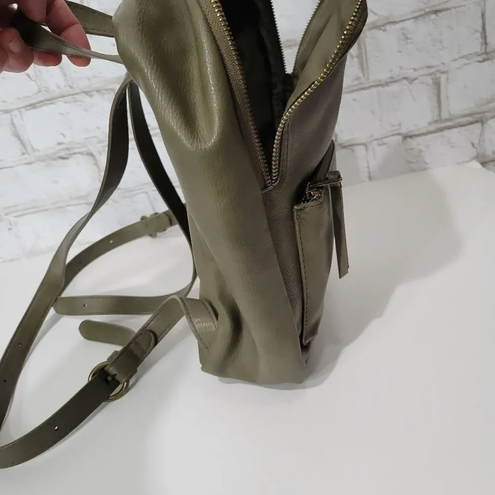 Universal Thread mini backpack